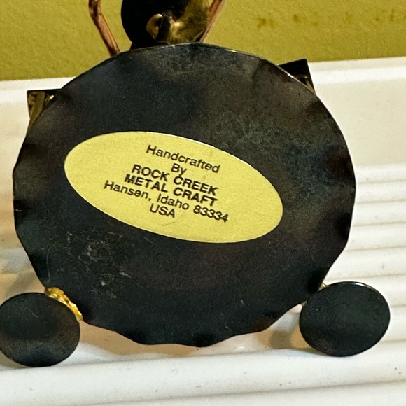 Vintage Rock Creek Metal  Craft Woman Sitting At Desk - Picture 6 of 6